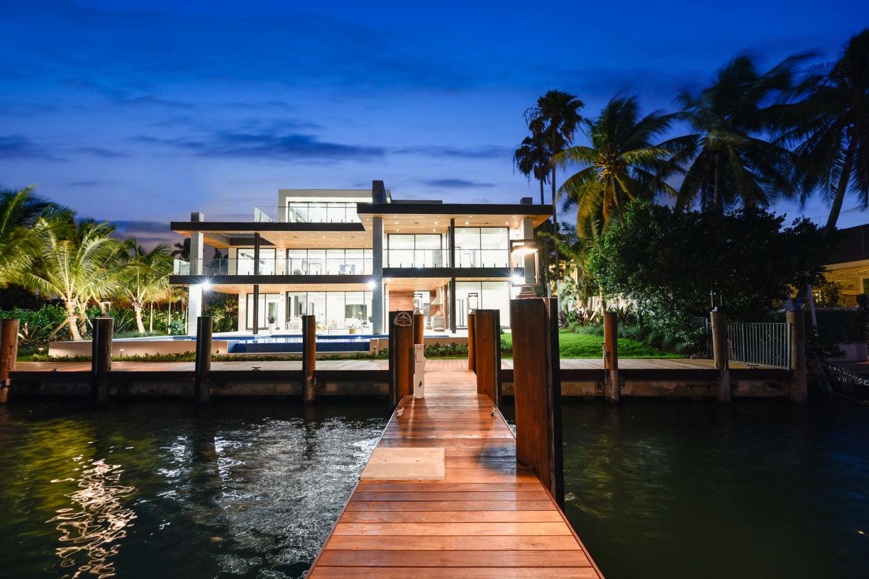 Lake-Drive-Residence-in-Harbor-Beach-by-In-Site-Design-Group-LLC-7