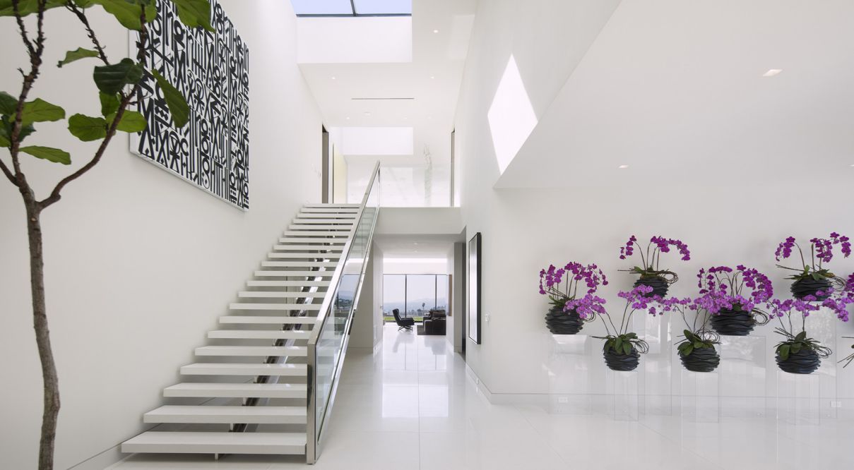 Luxurious-Oriole-Drive-Modern-Home-in-Los-Angeles-by-Paul-McClean-10