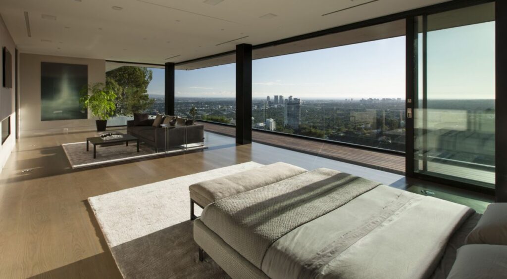 Oriole Drive Modern Home in Los Angeles by Paul McClean