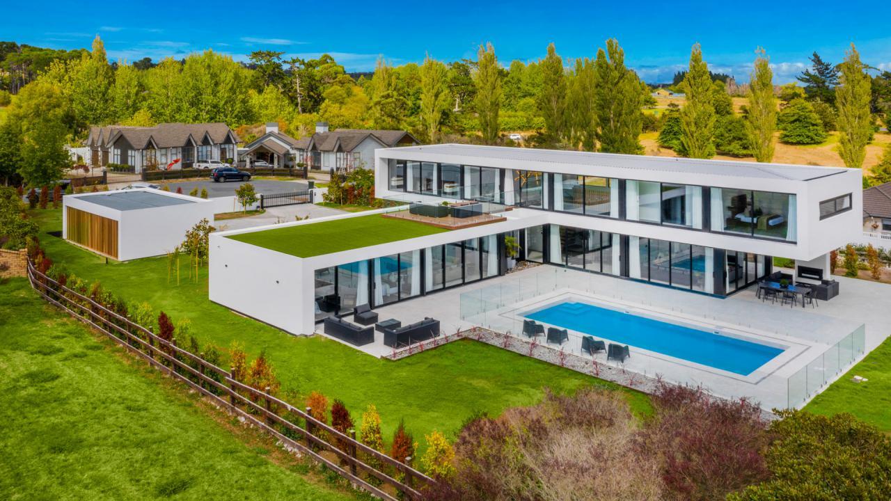 Lynwood-Grove-Modern-Masterpiece-in-Dairy-Flat-New-Zealand-19