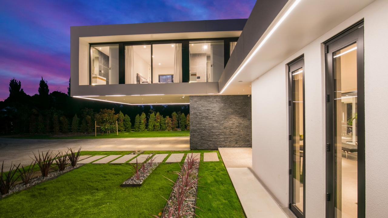 Lynwood-Grove-Modern-Masterpiece-in-Dairy-Flat-New-Zealand-4