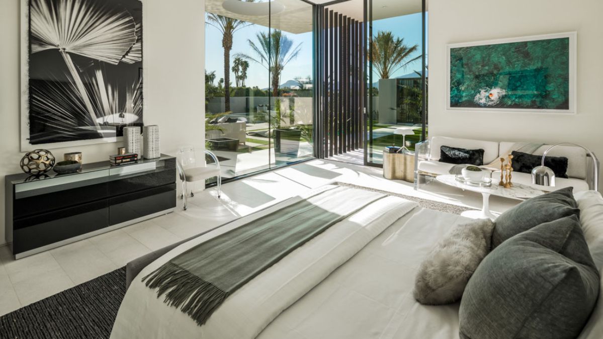 Makena-Lane-Comtemporary-Home-in-Rancho-Mirage-by-Meridith-Baer-Home-11