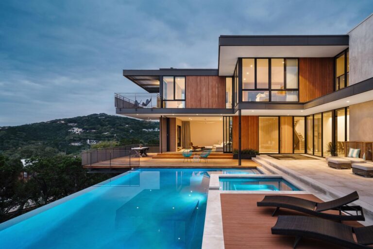 Mount Larson Residence in Austin, Texas by A Parallel Architecture