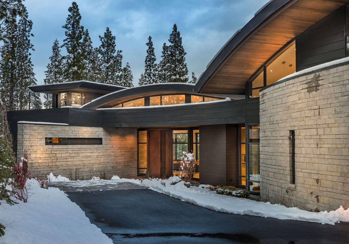 Sinuous-Dwelling-Residence-in-Tahoe-California-by-Ward-Young-Architecture-10