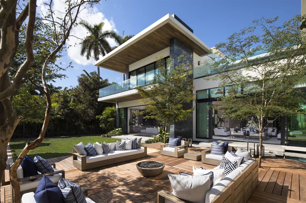 Sunset-Island-Modern-Home-in-Miami-Beach-by-Kobi-Karp-Architecture-an-22