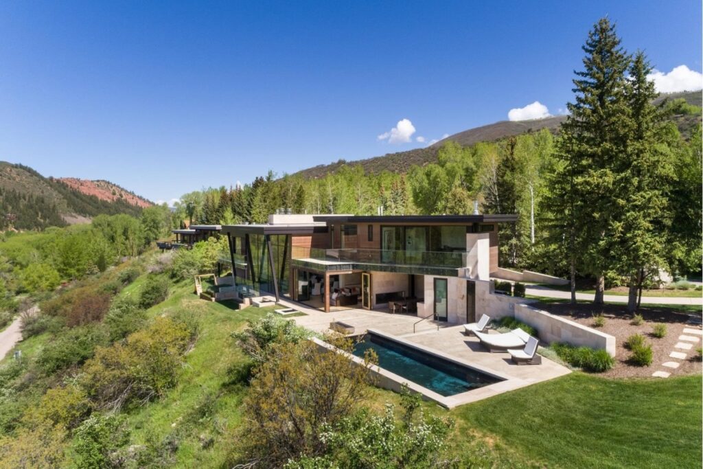720 Willoughby Way - The Quintessential Modern Estate for Sale