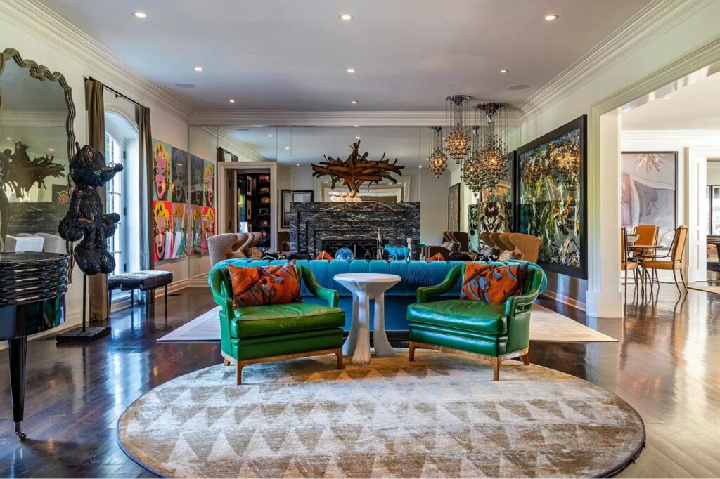 Exemplifies Classic Traditional Estate in Holmby Hills for Sale