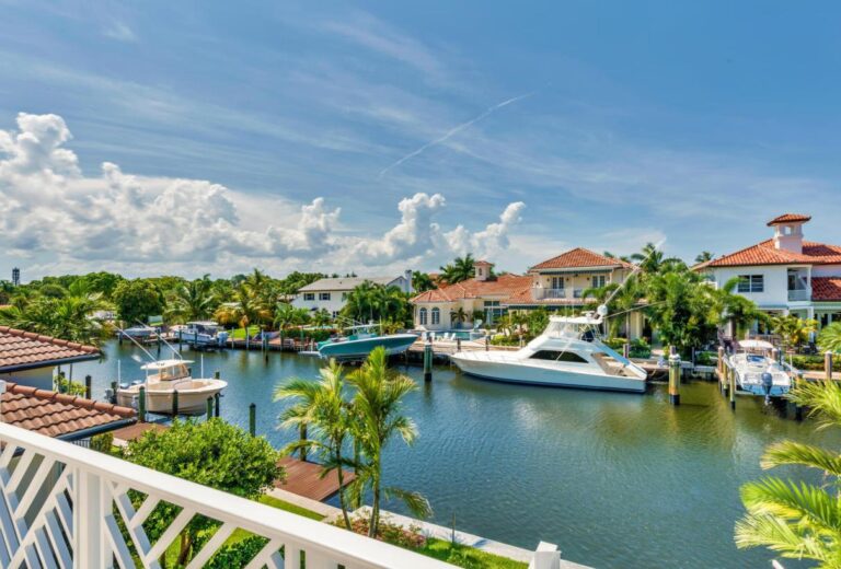 Magnificent Waterfront Estate in Palm Beach Gardens on Market for 3.6M