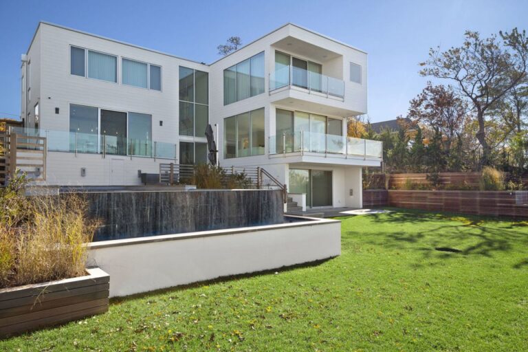 Clearview Modern Home on Noyack Bay for Sale at 10.5 Million