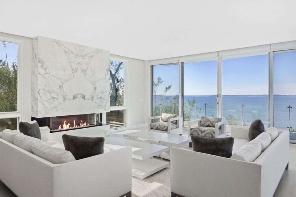 Clearview Modern Home on Noyack Bay for Sale, New York