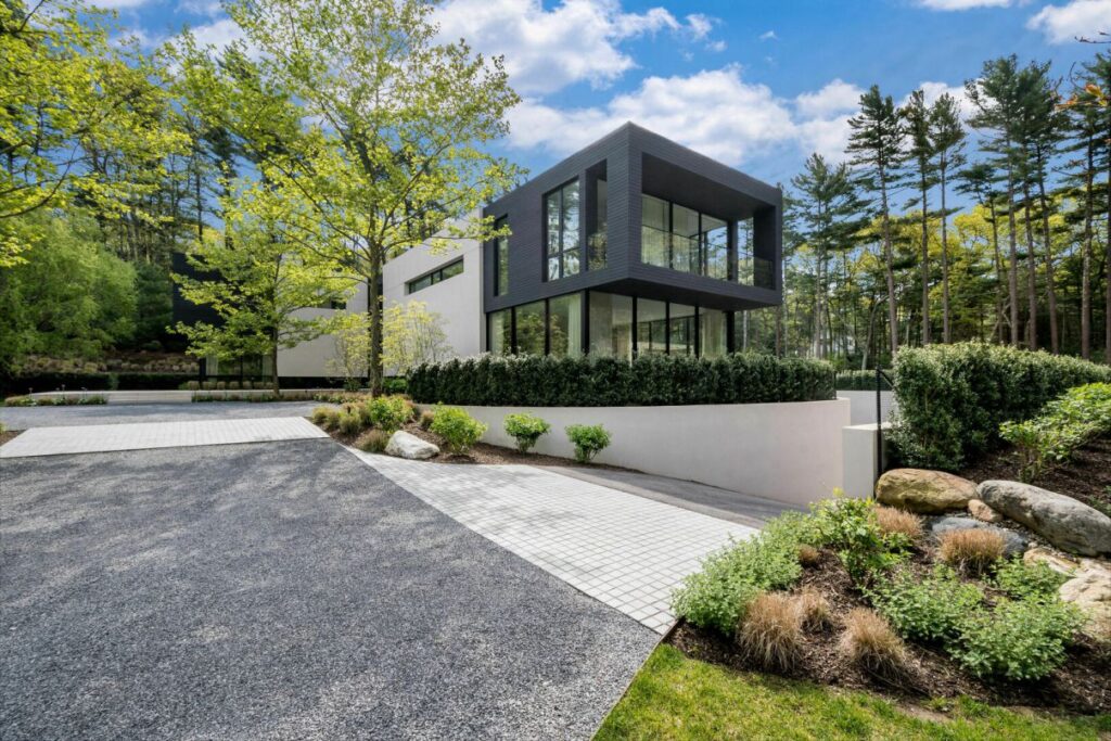 Totally Private Modern Masterpiece in East Hampton for Sale
