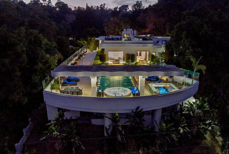 A Dynamic Architectural Estate in Pacific Palisades for Sale at $16 Million
