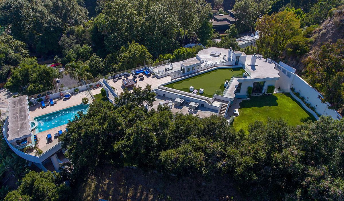 A-Dynamic-Architectural-Estate-in-Pacific-Palisades-for-Sale-46