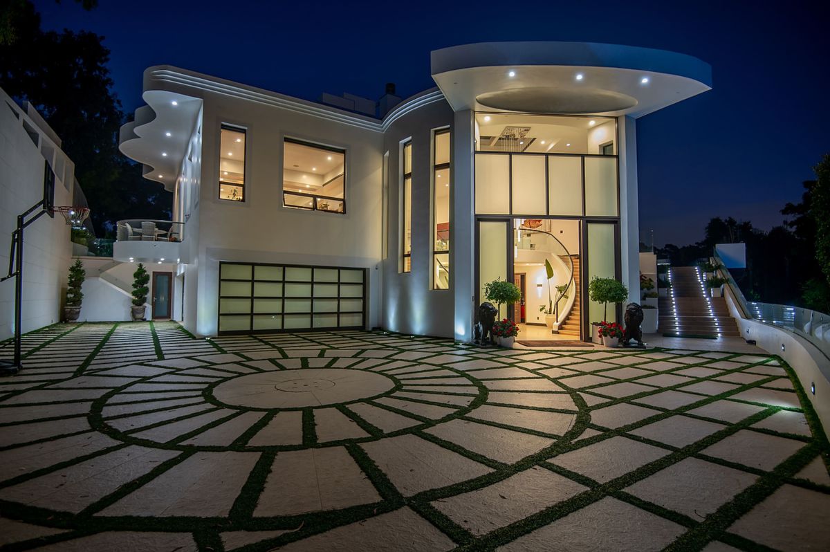 A-Dynamic-Architectural-Estate-in-Pacific-Palisades-for-Sale-6