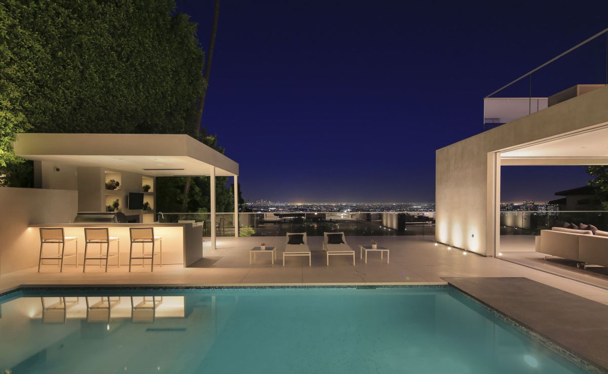 Angelo-Drive-Residence-in-Beverly-Hills-by-Magni-Kalmam-Design-1