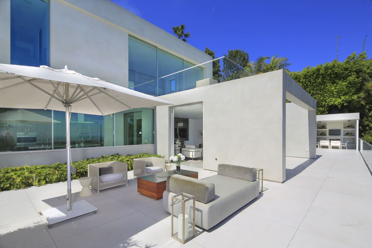 Angelo-Drive-Residence-in-Beverly-Hills-by-Magni-Kalmam-Design-15