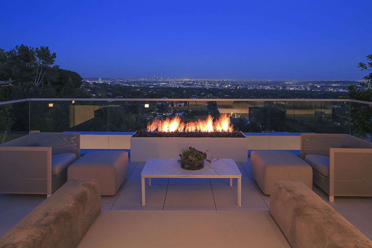 Angelo-Drive-Residence-in-Beverly-Hills-by-Magni-Kalmam-Design-8