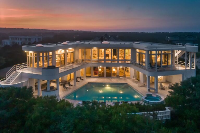 Beautifully Appointed Custom Home in Amagansett, NY for Sale $9 Million