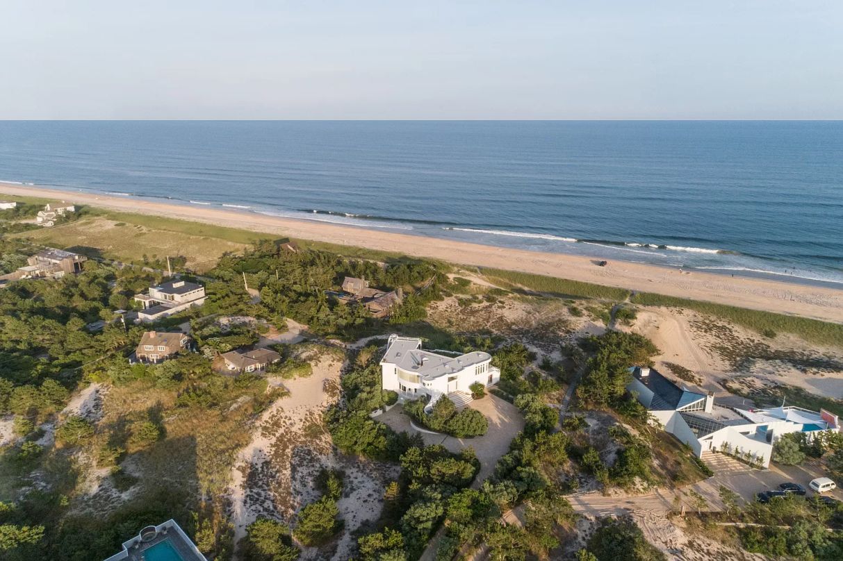 Beautifully-Appointed-Custom-Home-in-Amagansett-New-York-for-Sale-3