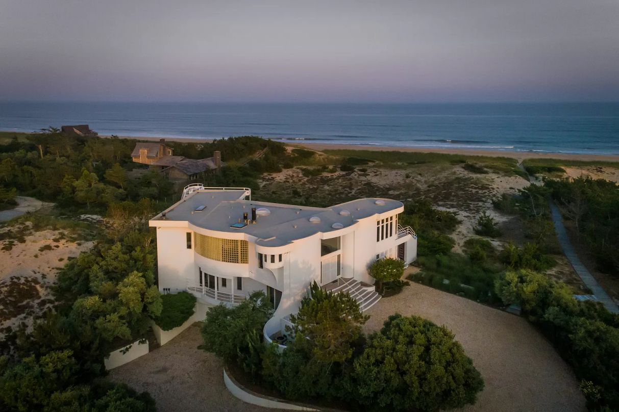 Beautifully-Appointed-Custom-Home-in-Amagansett-New-York-for-Sale-4