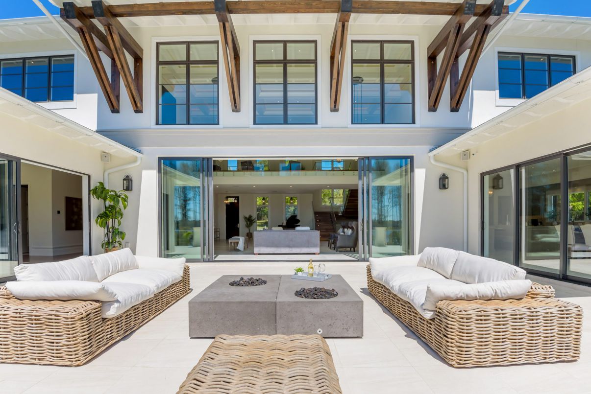 Blanche-Cove-Custom-Home-in-Windermere-Floria-by-Phil-Kean-Design-Group-9