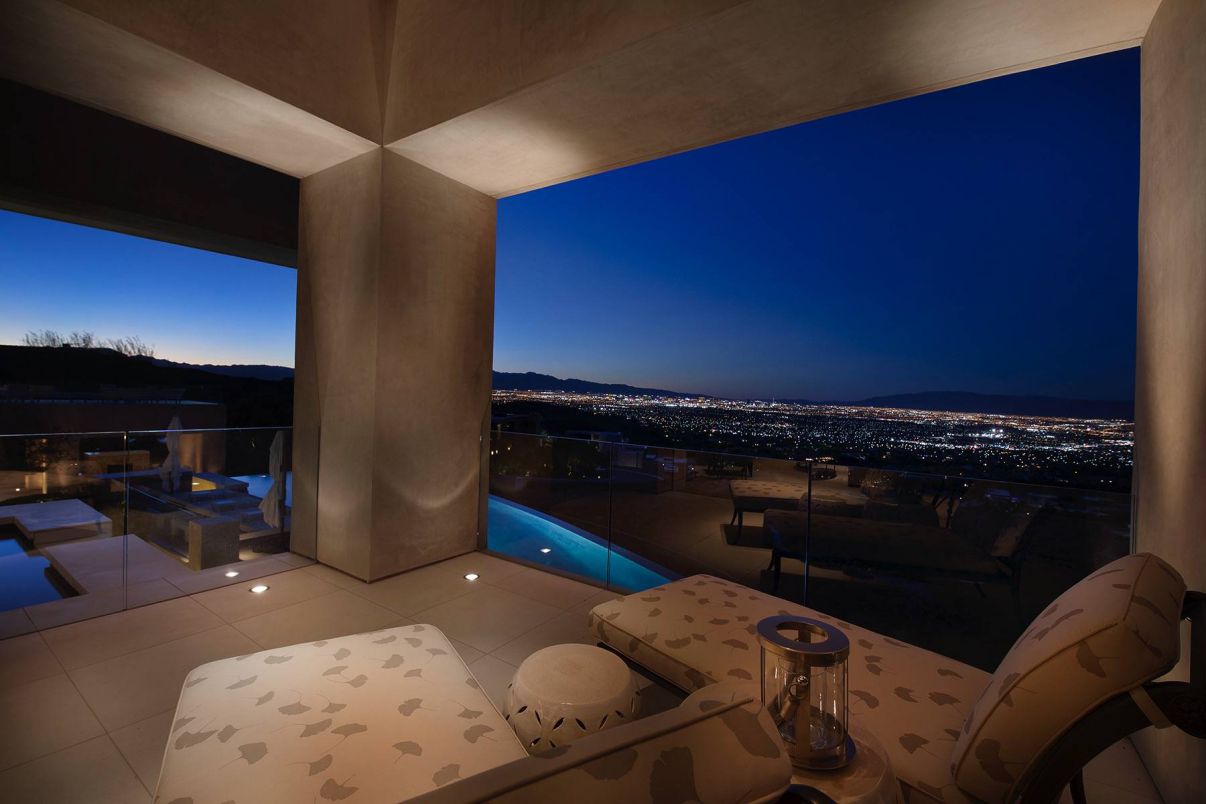 Desert-Highlands-Modern-Home-in-Las-Vegas-by-Avalon-Architectural-Inc-23