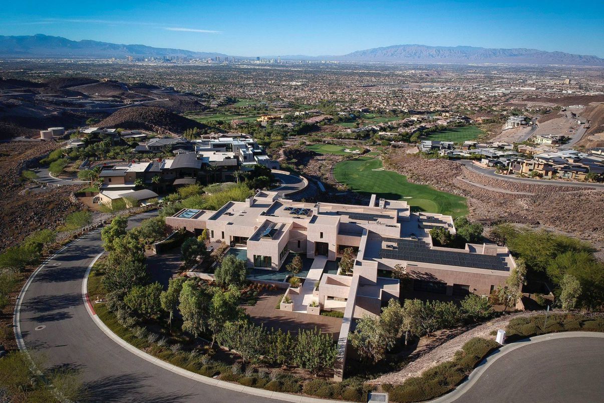 Desert-Highlands-Modern-Home-in-Las-Vegas-by-Avalon-Architectural-Inc-35