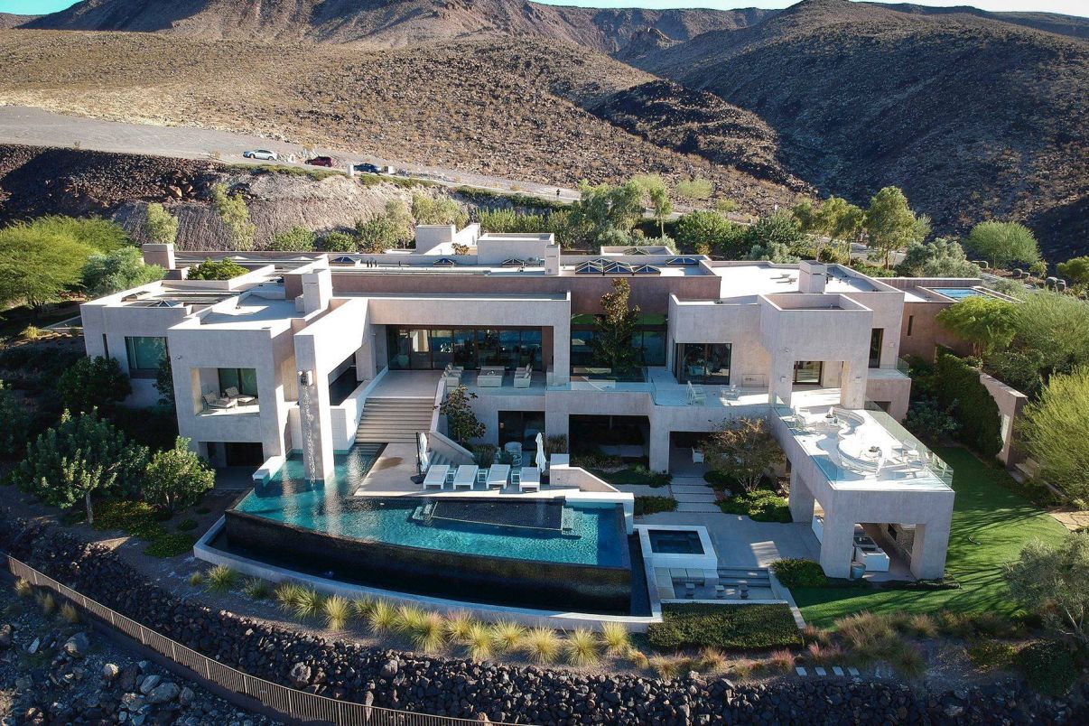 Desert-Highlands-Modern-Home-in-Las-Vegas-by-Avalon-Architectural-Inc-36