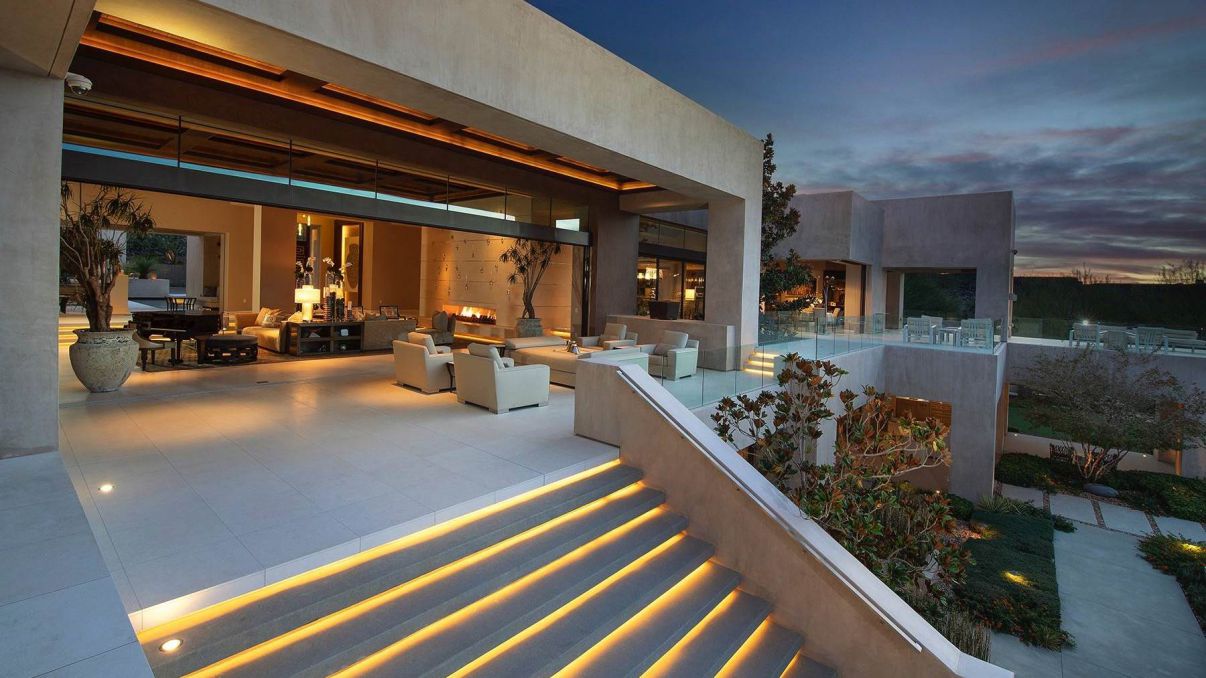 Desert-Highlands-Modern-Home-in-Las-Vegas-by-Avalon-Architectural-Inc-43