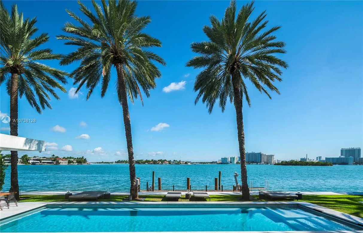 Exquisitely-Designed-Hibiscus-Masterpiece-in-Miami-Beach-for-Sale-11