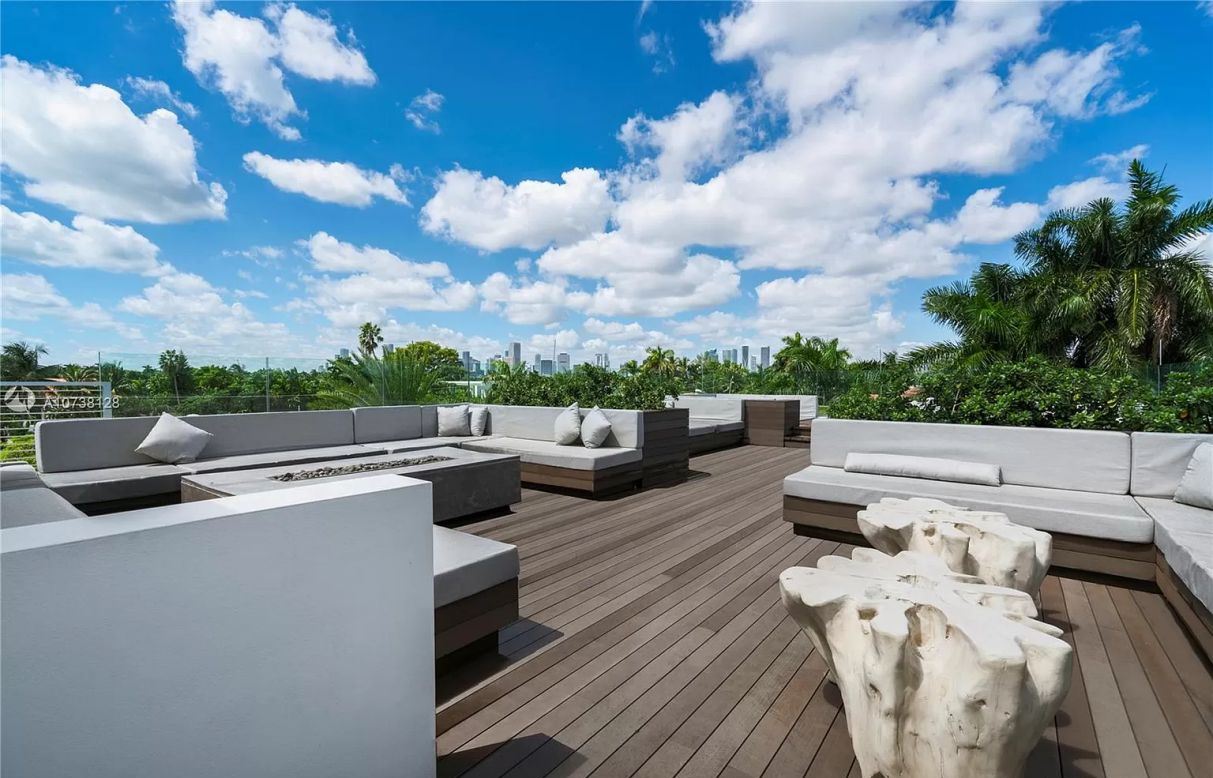 Exquisitely-Designed-Hibiscus-Masterpiece-in-Miami-Beach-for-Sale-18