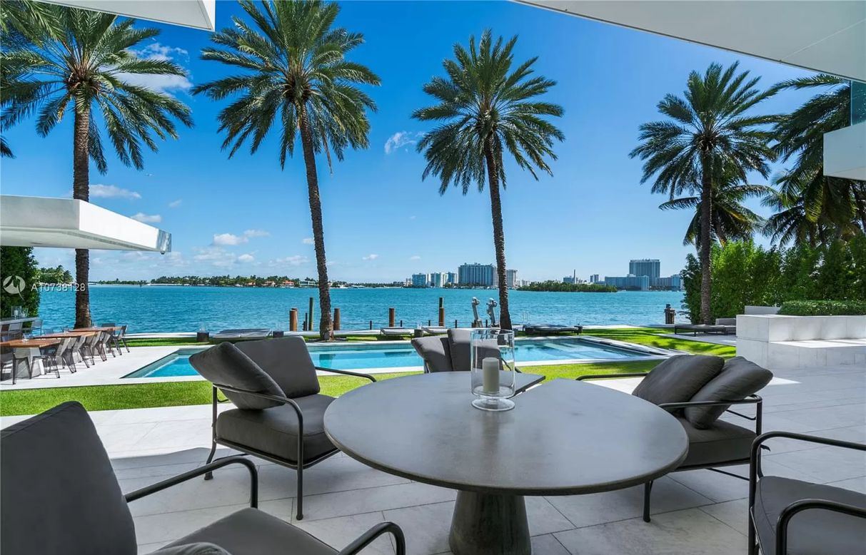 Exquisitely-Designed-Hibiscus-Masterpiece-in-Miami-Beach-for-Sale-19