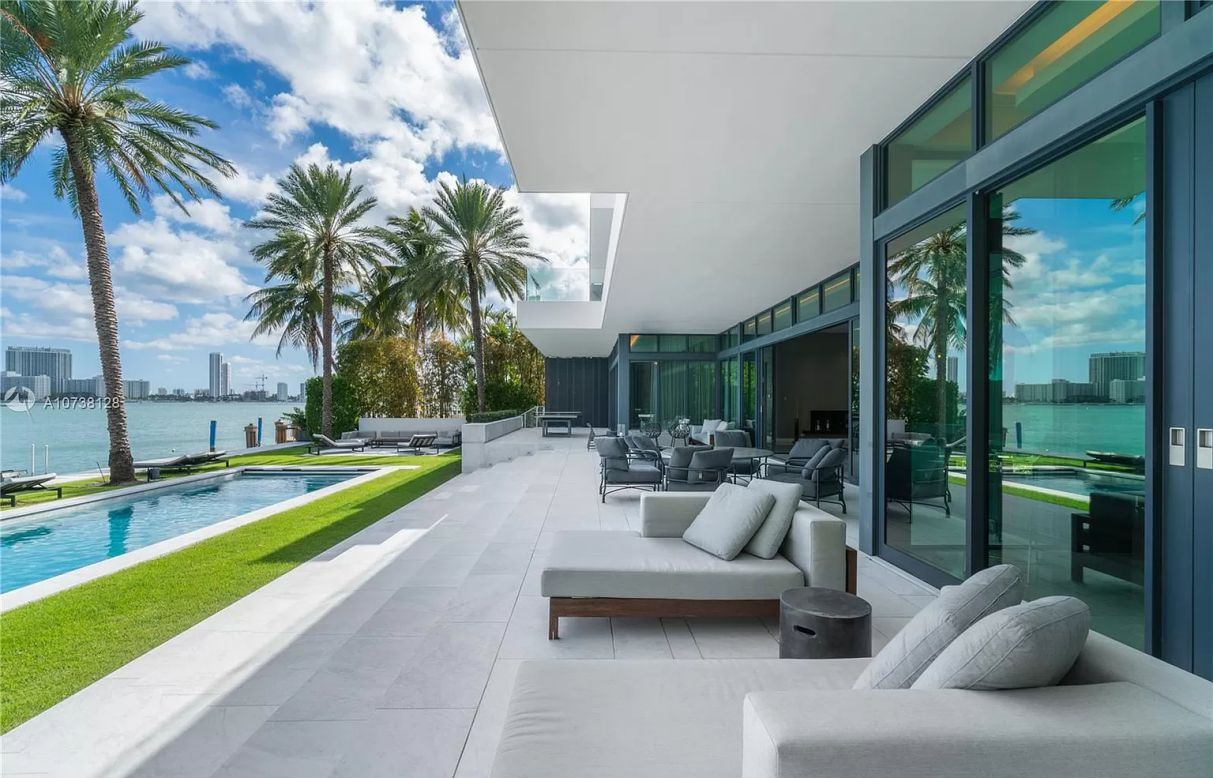 Exquisitely-Designed-Hibiscus-Masterpiece-in-Miami-Beach-for-Sale-20