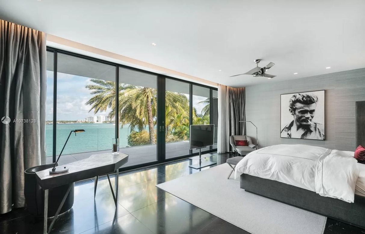 Exquisitely-Designed-Hibiscus-Masterpiece-in-Miami-Beach-for-Sale-22