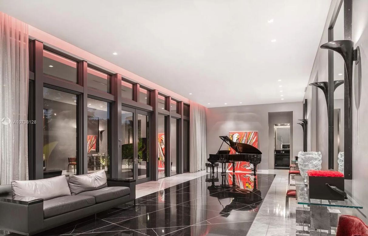 Exquisitely-Designed-Hibiscus-Masterpiece-in-Miami-Beach-for-Sale-23