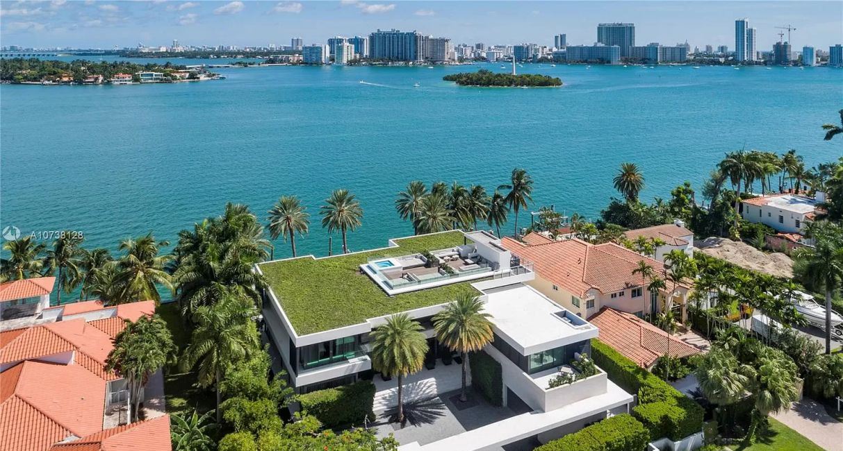 Exquisitely-Designed-Hibiscus-Masterpiece-in-Miami-Beach-for-Sale-3