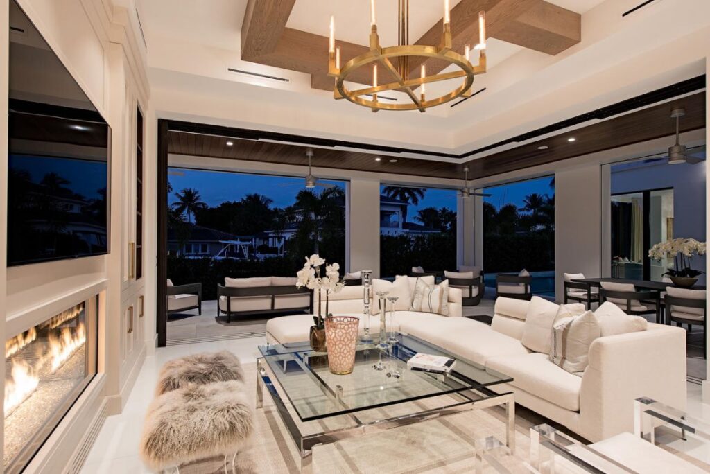 Forrest Lane Residence is a luxurious Florida Mansion now available for sale; this home located in prestigious Aqualane Shores, Naples, Florida offers 5 bedrooms and 7 bathrooms.