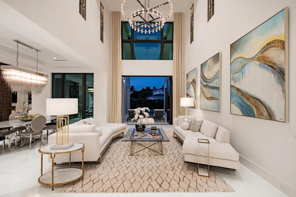 Forrest Lane Residence is a luxurious Florida Mansion now available for sale; this home located in prestigious Aqualane Shores, Naples, Florida offers 5 bedrooms and 7 bathrooms.