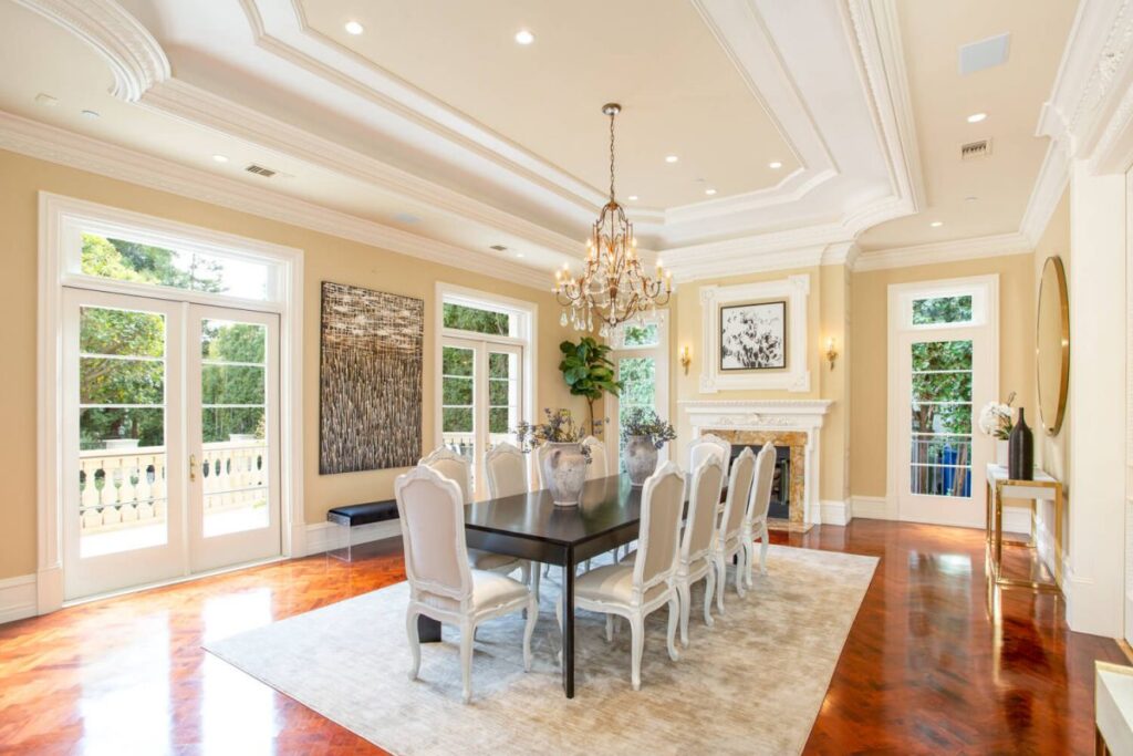 Grand Traditional Estate in Brentwood Park, Los Angeles for Sale
