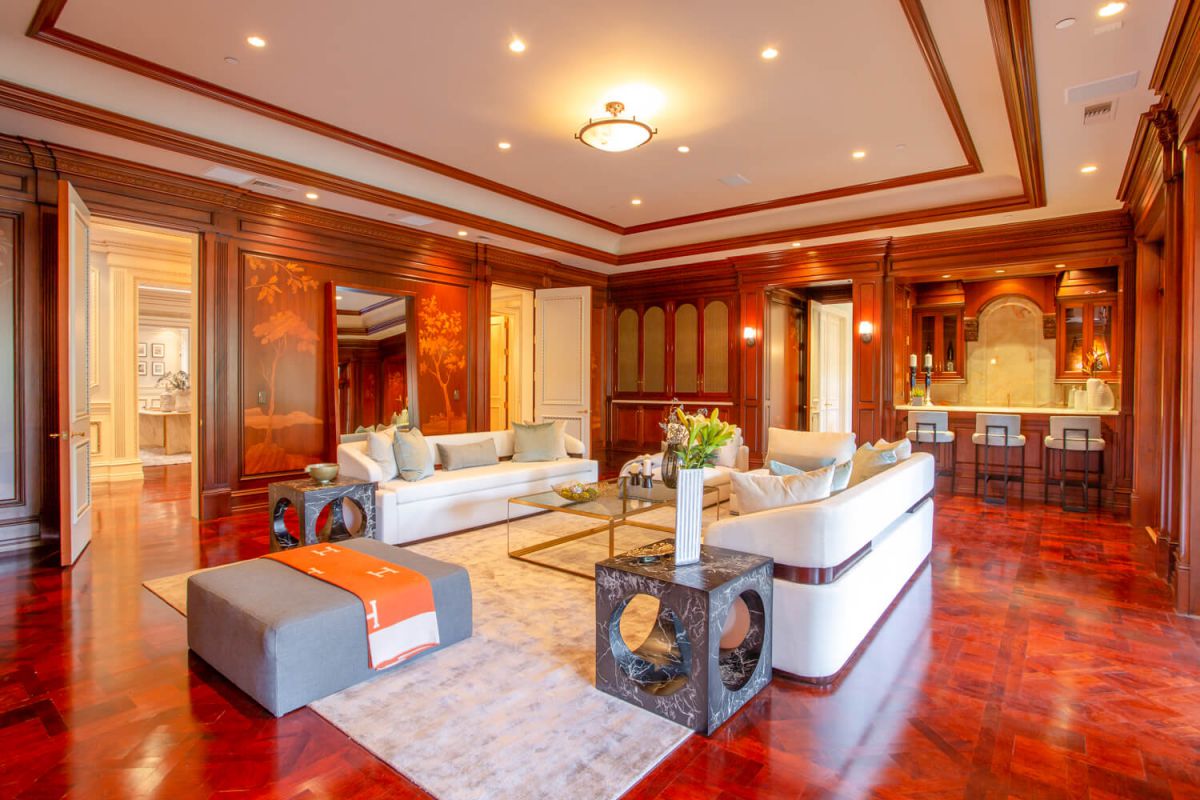 Grand-Traditional-Estate-in-Brentwood-Park-Los-Angeles-for-Sale-5