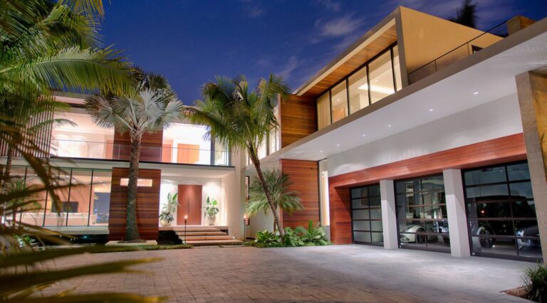 Hibiscus Modern Home in Miami Beach, Florida by Choeff Levy Fischman