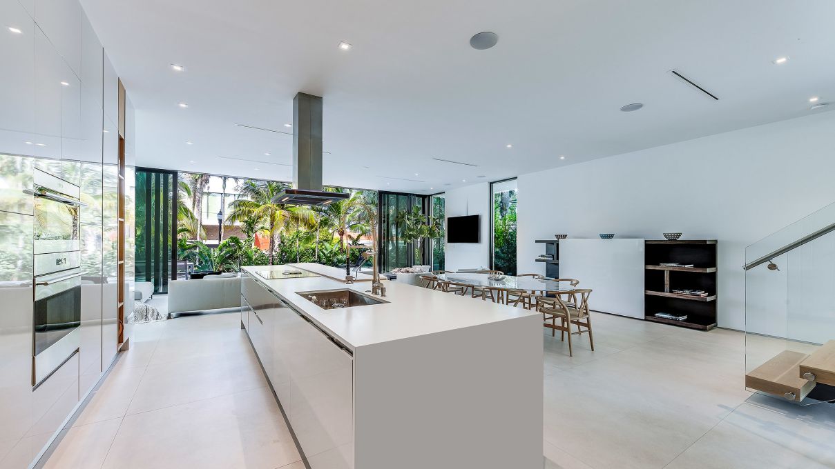 Impeccable-Home-in-Miami-Beach-for-Rent-at-20000-per-Month-247-Palm-Ave-Miami-Beach-FL-15