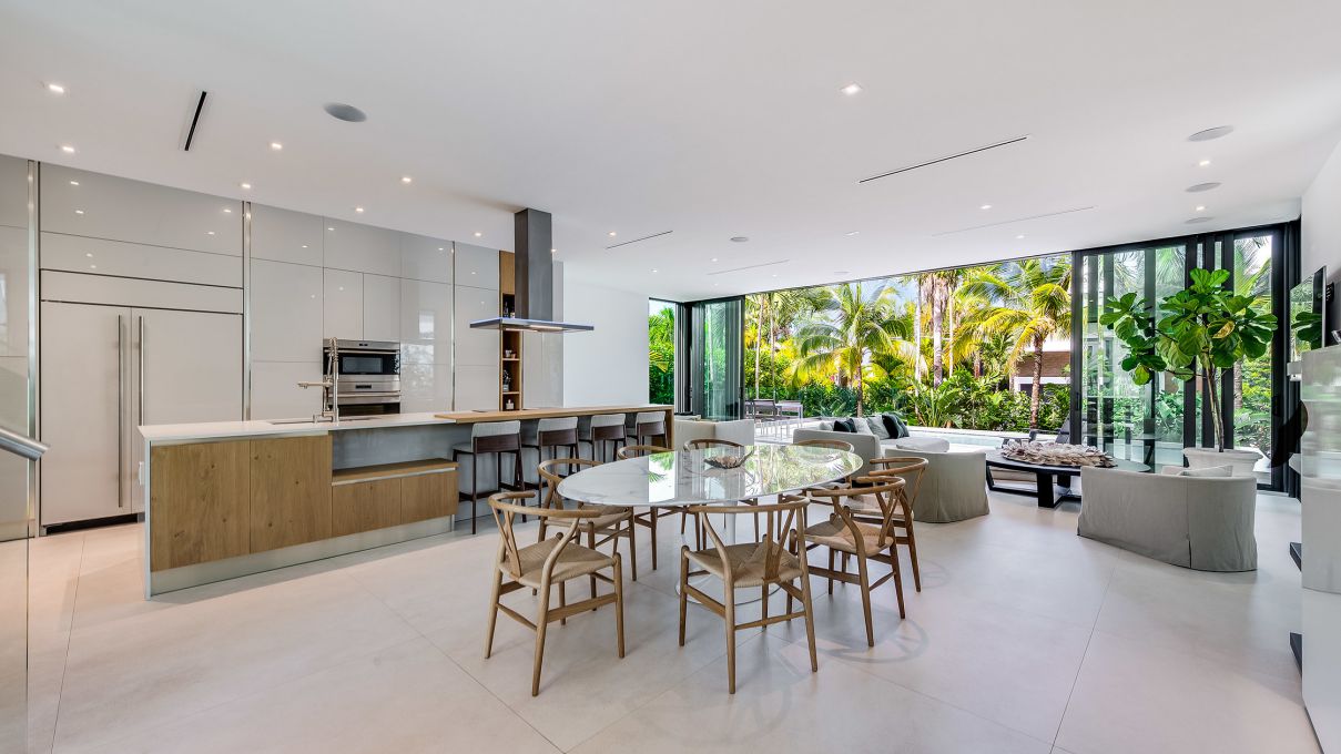 Impeccable-Home-in-Miami-Beach-for-Rent-at-20000-per-Month-247-Palm-Ave-Miami-Beach-FL-3