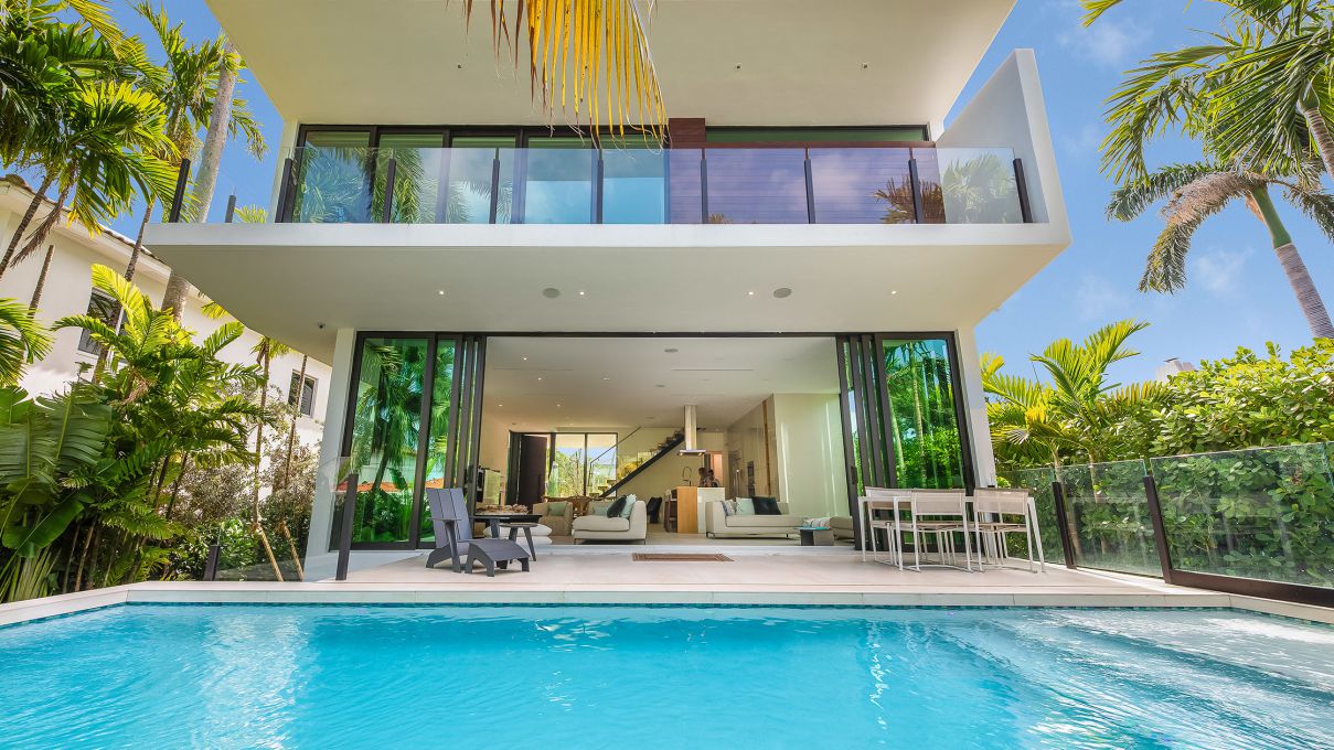 Impeccable-Home-in-Miami-Beach-for-Rent-at-20000-per-Month-247-Palm-Ave-Miami-Beach-FL-6