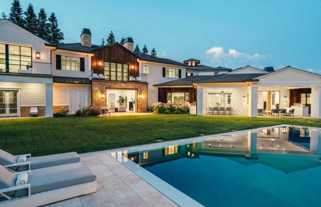 Magnificent Long Valley Residence in Hidden Hills for Sale