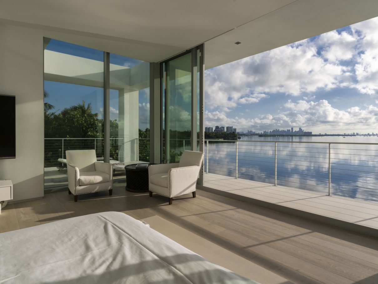 Matheson-Modern-Home-in-Miami-by-Kobi-Karp-Architecture-and-Interior-Design-1-20