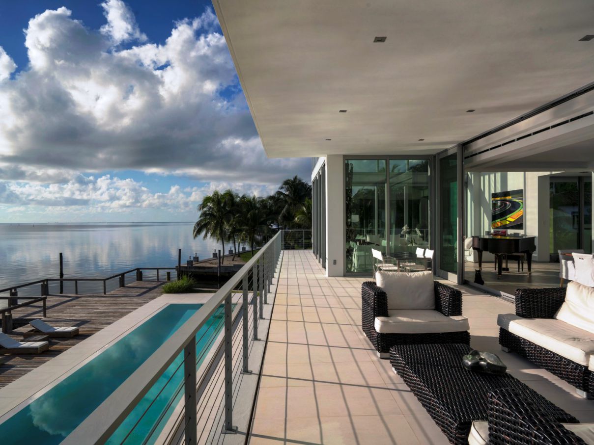 Matheson-Modern-Home-in-Miami-by-Kobi-Karp-Architecture-and-Interior-Design-1-21