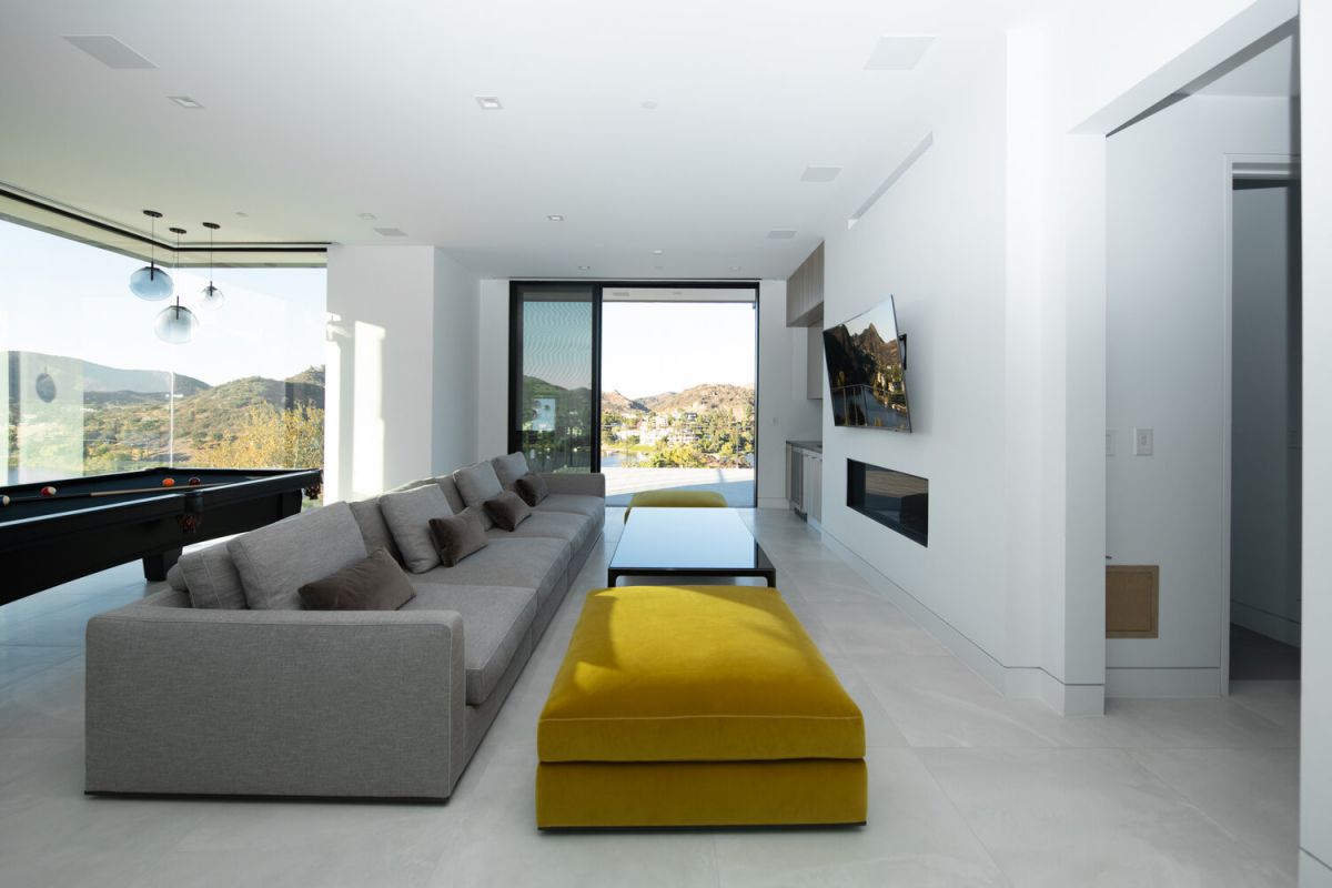 Modern-Lakeview-Residence-in-Los-Angeles-by-ARC-Design-Group-Sophisticate-Interiors-12