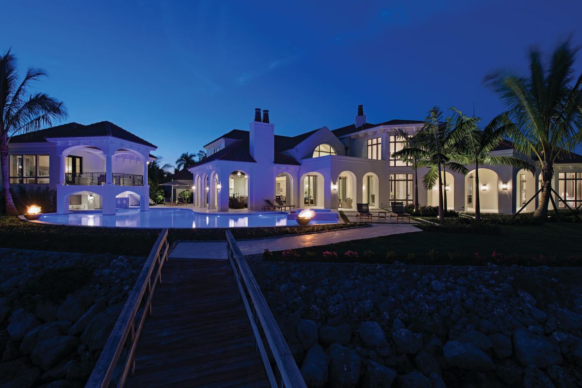 Nelsons-Walk-Residence-in-Naples-FL-by-Harrell-Company-Architects-1