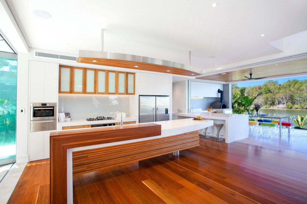 Noosa Sound Residence in Queensland, Australia by Paul Clout Design